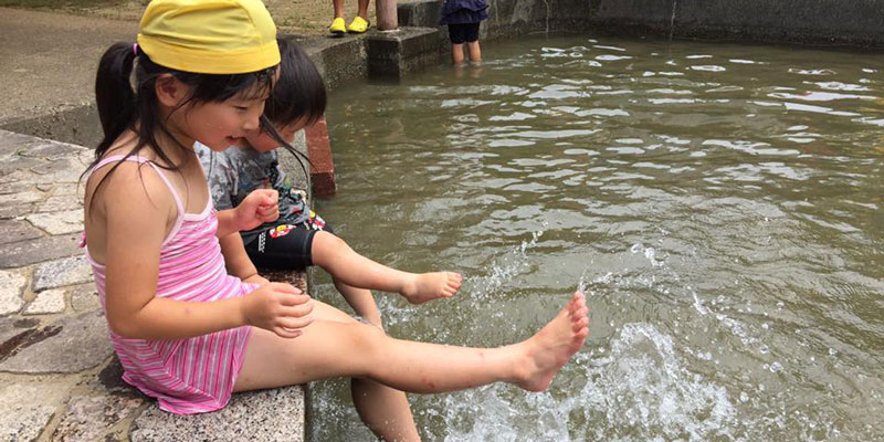 じゃぶじゃぶ池